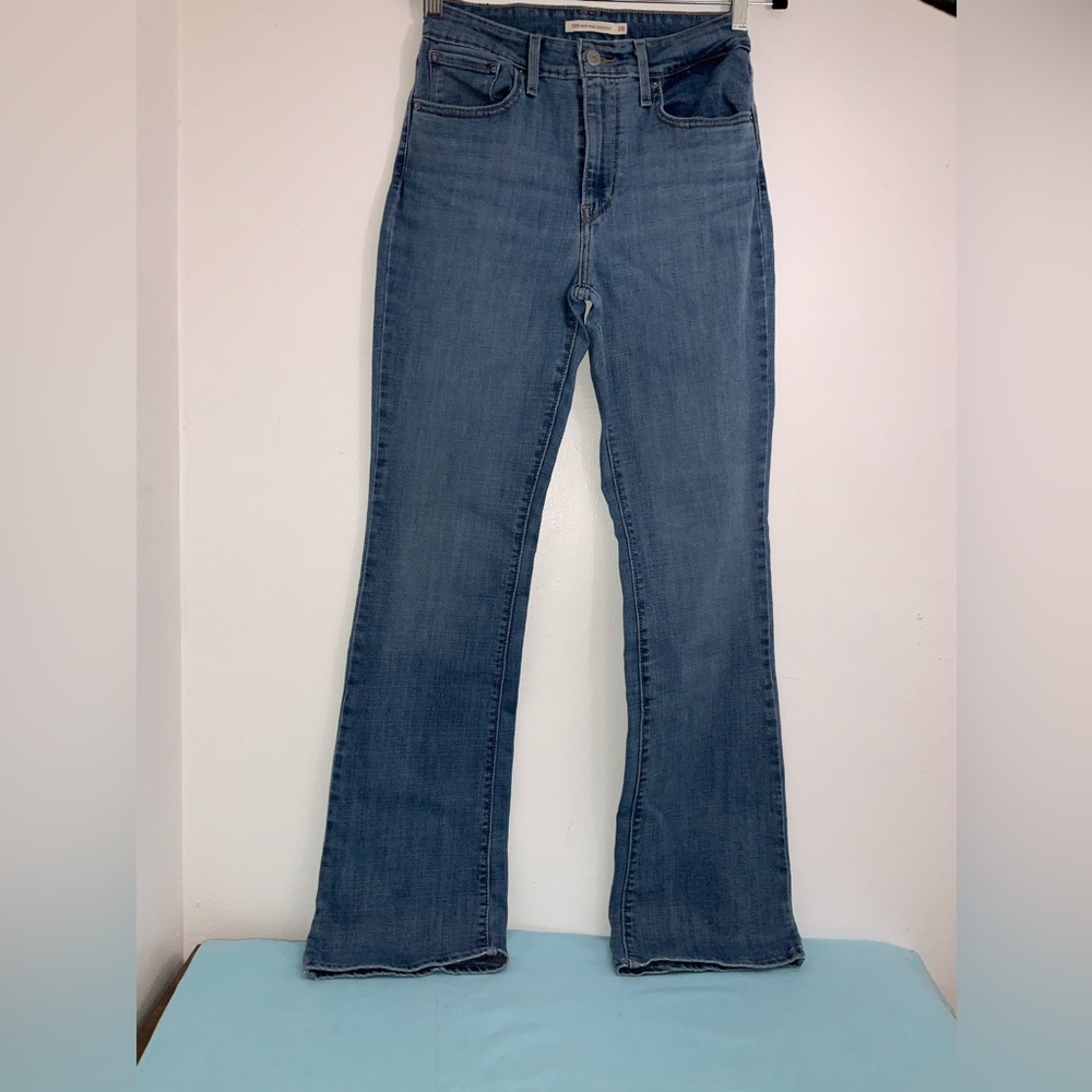 LEVI SIZE 28 Classic Blue Women's Jeans